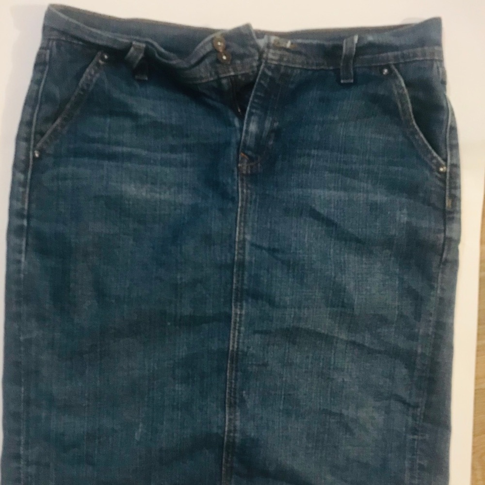 Dark wash denim skirt by Old Navy Sz.10